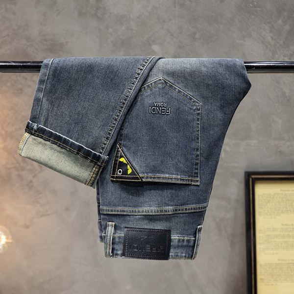 ブランドジーンズ背面デザイン